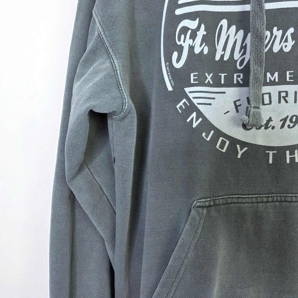 US Vintage Ft Myers Beach Surf Paradise Hoodie Medium Washed Slate Blue Travel - Picture 3 of 8